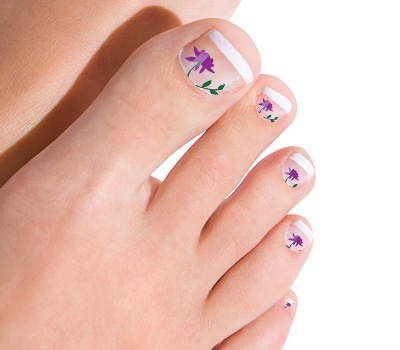flower-design-on-toenails-03_19 Design de flori pe unghiile de la picioare