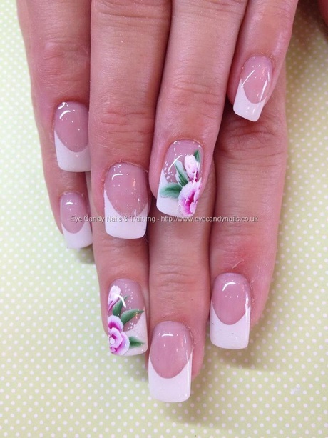 flower-nail-art-on-french-manicure-52_14 Flori de unghii pe manichiura franceza