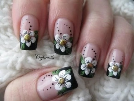 flower-nail-art-on-french-manicure-52_6 Flori de unghii pe manichiura franceza