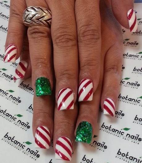 green-christmas-nails-64 Unghii verzi de Crăciun