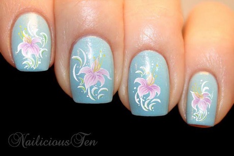 lily-flower-nail-art-07_19 Crin floare nail art