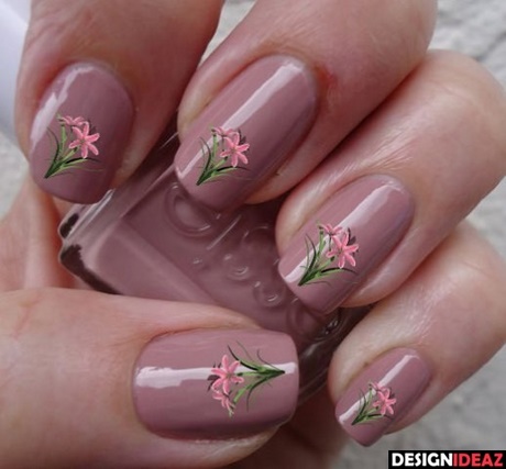 lily-flower-nail-art-07_7 Crin floare nail art