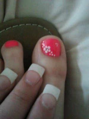 simple-flower-designs-for-toenails-66_10 Modele simple de flori pentru unghiile de la picioare