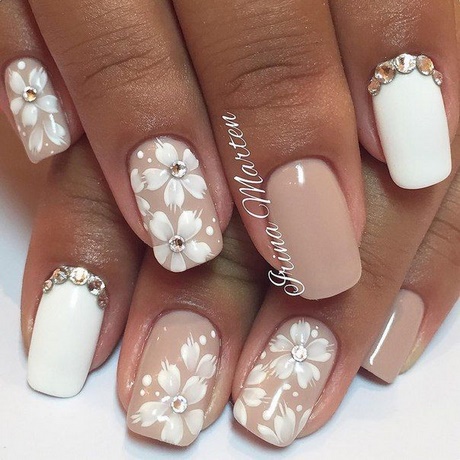 white-floral-nail-art-04_5 Arta albă de unghii florale