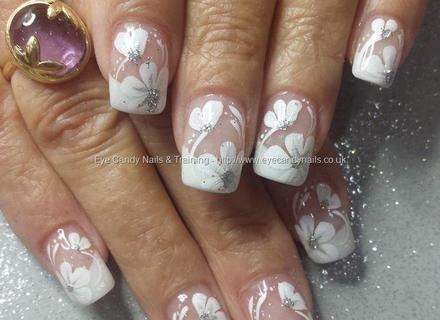 white-flower-nail-design-29_20 Design de unghii cu flori albe