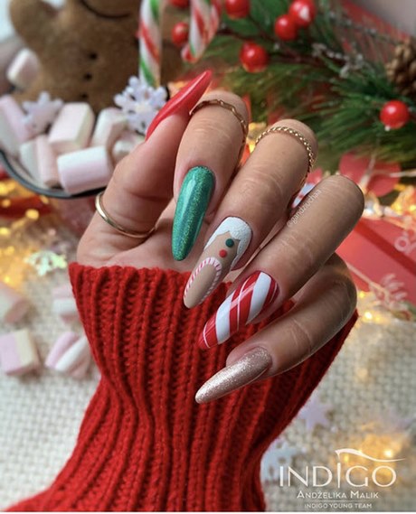 2023-christmas-nail-art-13_3 Arta unghiilor de Crăciun 2023