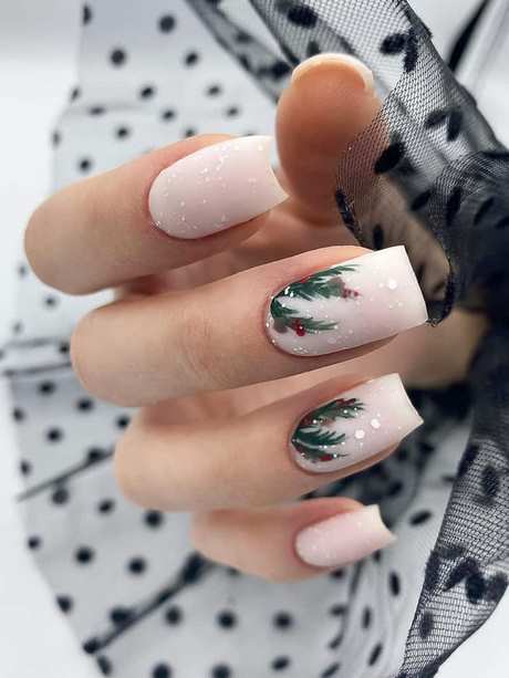 nails-christmas-designs-2023-08_2 Modele de Crăciun pentru unghii 2023