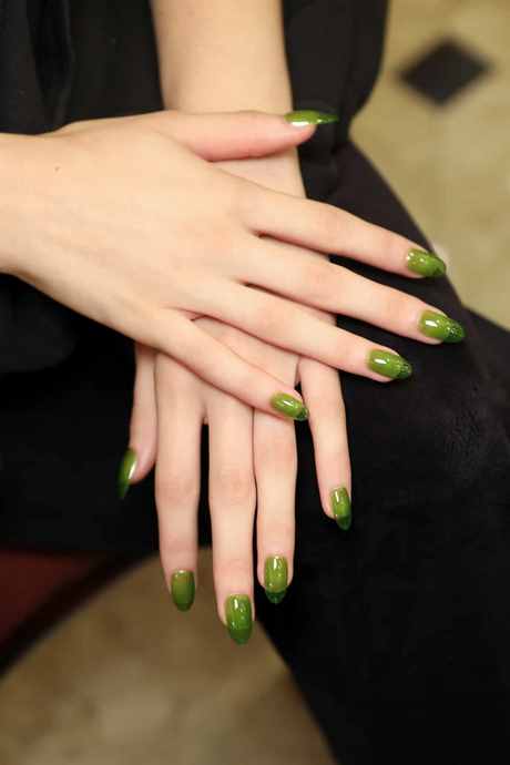 spring-summer-nail-trends-2023-86_2 Tendințe de unghii de primăvară de vară 2023