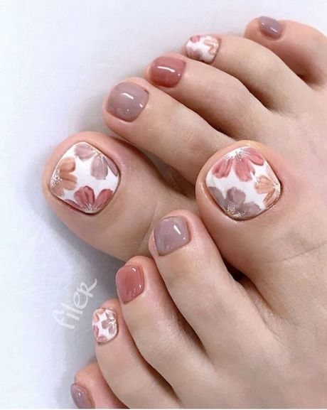 spring-toe-nail-designs-2023-04_5 Modele de unghii de primăvară 2023