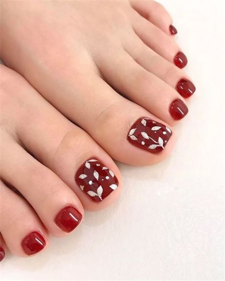 spring-toe-nail-designs-2023-04_7 Modele de unghii de primăvară 2023