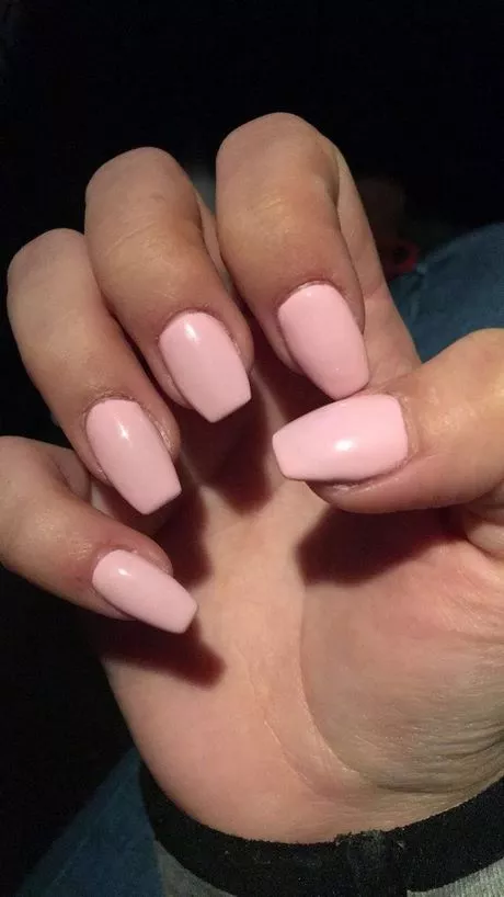 acrylic-light-pink-nails-70_11-4 Unghii acrilice roz deschis