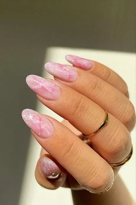 almond-shaped-pink-nails-33_9-18 Unghii roz în formă de migdale