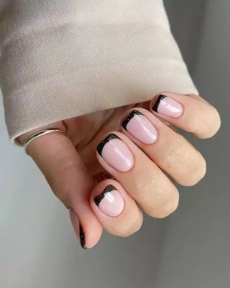 black-and-pink-acrylic-nail-designs-10-1 Modele de unghii acrilice negre și roz