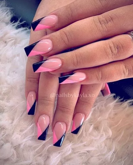 black-and-pink-acrylic-nail-designs-10_8-18 Modele de unghii acrilice negre și roz