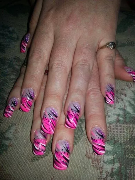 black-and-pink-french-tip-nails-49_4-10 Unghii cu vârf francez negru și roz