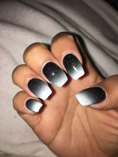 black-and-silver-nails-for-prom-49_4-12 Unghii negre și argintii pentru bal