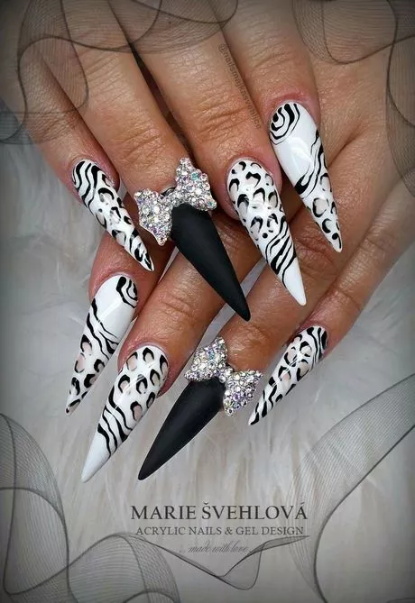 black-and-white-long-nail-designs-03_8-17 Modele de unghii lungi Alb-negru