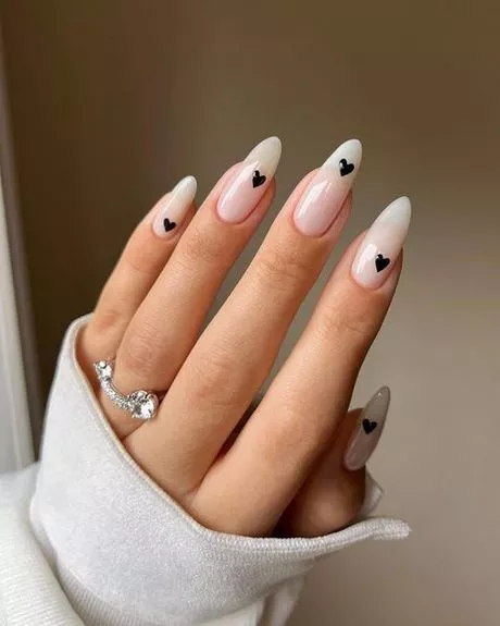 black-nails-with-pink-hearts-15_7-17 Unghii negre cu inimi roz