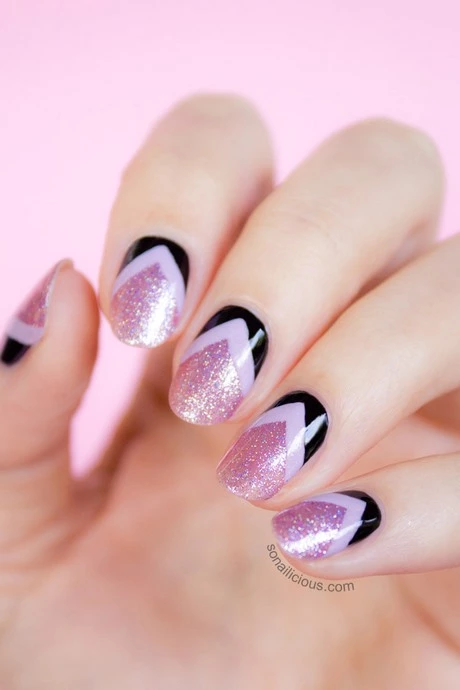black-pink-and-gold-nails-00-2 Negru roz și unghii de aur