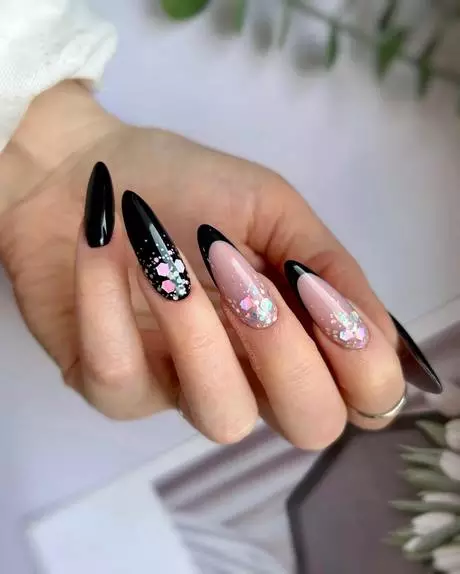 black-white-pink-nails-16_13-7 Negru alb unghii roz