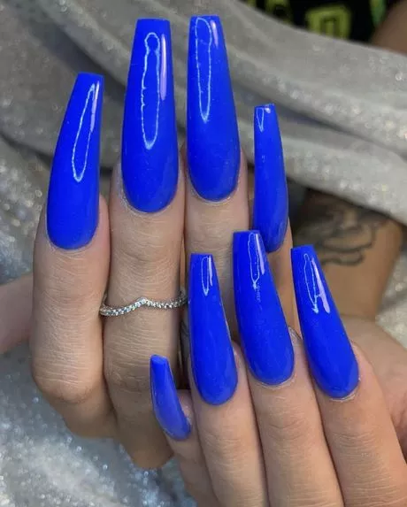 blue-long-nails-33_6-9 Unghii lungi albastre