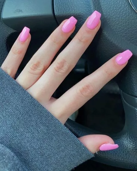 bright-pink-short-nails-41_13-6 Unghii scurte roz roz