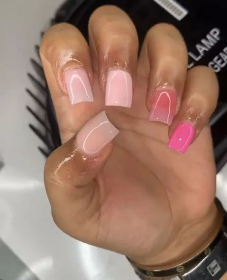 bright-pink-short-nails-41_6-15 Unghii scurte roz roz