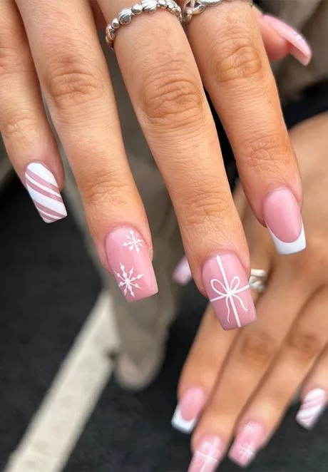clear-pink-nail-designs-37_15-7 Modele clare de unghii roz