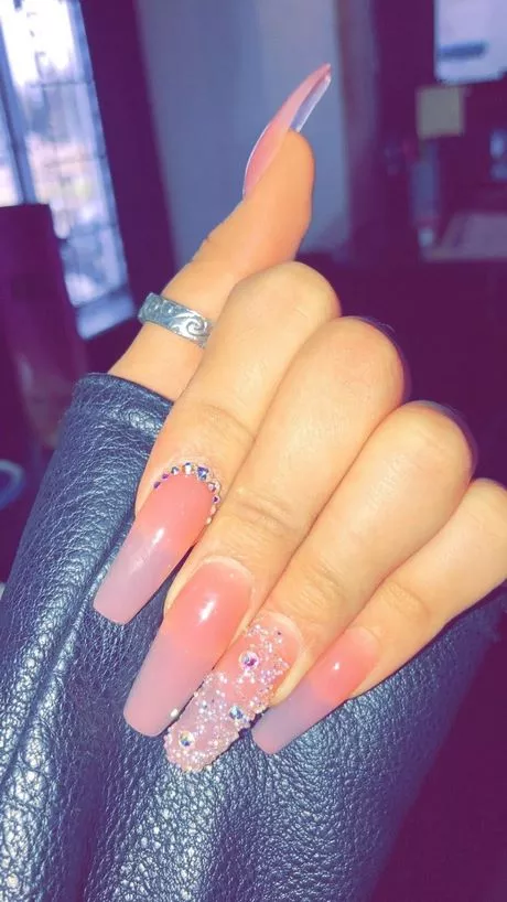 clear-pink-nail-designs-37_3-9 Modele clare de unghii roz