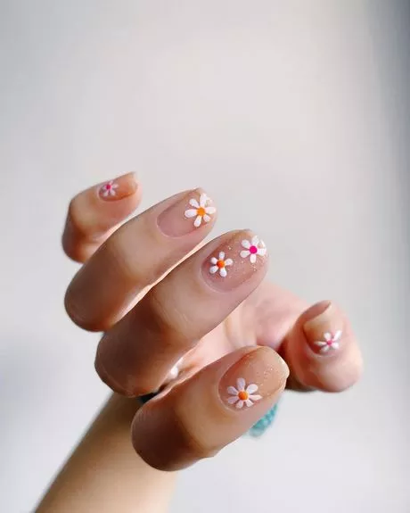 daisy-design-on-nails-32_8-14 Daisy design pe unghii