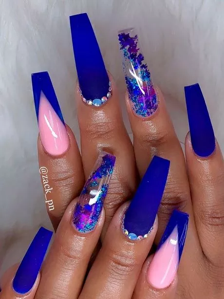 dark-blue-and-pink-nail-designs-47_4-13 Modele de unghii albastru închis și roz