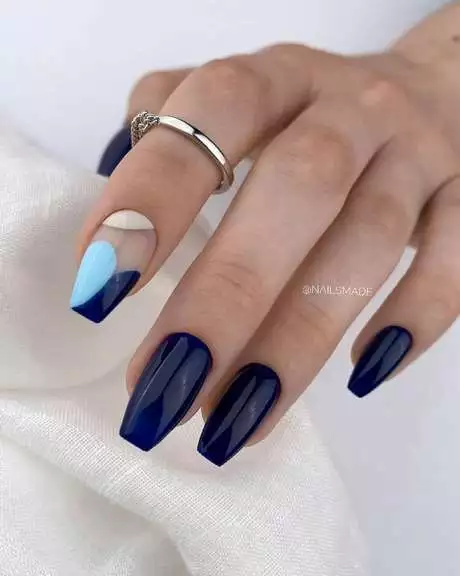 dark-blue-prom-nails-03_17-11 Unghii de bal albastru închis
