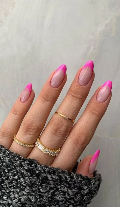 dark-pink-almond-nails-89_4-12 Unghii de migdale roz închis
