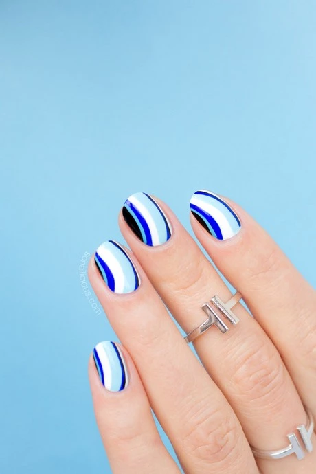 free-hand-nail-design-21_7-12 Design de unghii de mână liberă
