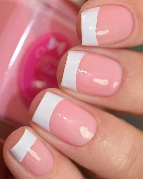 french-tip-nails-with-pink-base-80_2-10 Unghii cu vârf francez cu bază roz