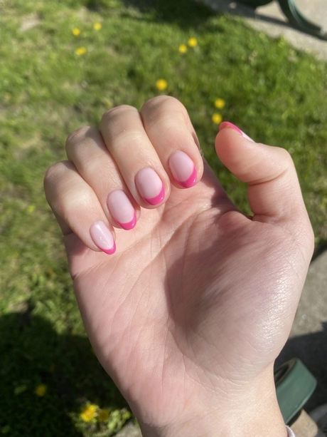french-tip-nails-with-pink-46-1 Unghii cu vârf francez cu roz