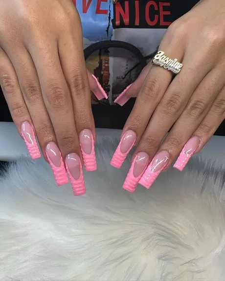 french-tip-nails-with-pink-46-2 Unghii cu vârf francez cu roz