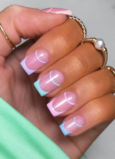 french-tip-nails-with-pink-46_5-13 Unghii cu vârf francez cu roz