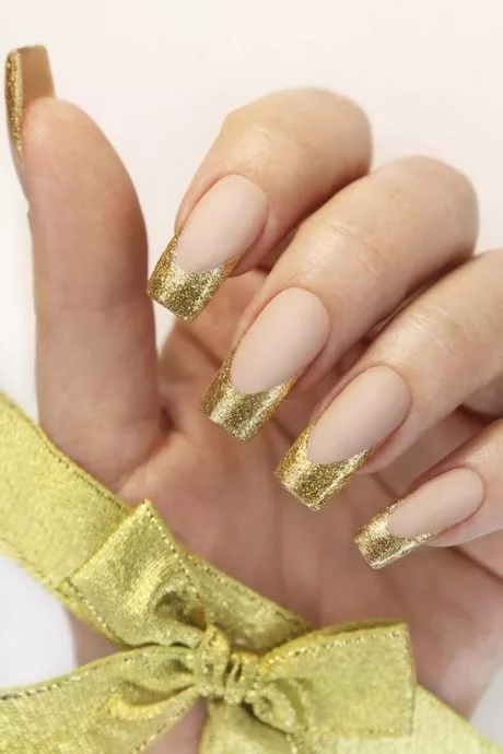 gold-prom-nails-11_6-14 Aur bal cuie