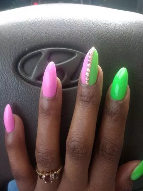 green-and-pink-acrylic-nails-95_11-4 Unghii acrilice verzi și roz