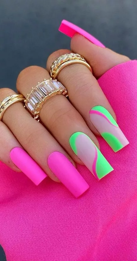 green-and-pink-acrylic-nails-95_13-6 Unghii acrilice verzi și roz