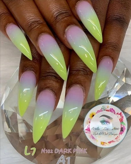 green-and-pink-ombre-nails-94_14-8 Unghii ombre verzi și roz