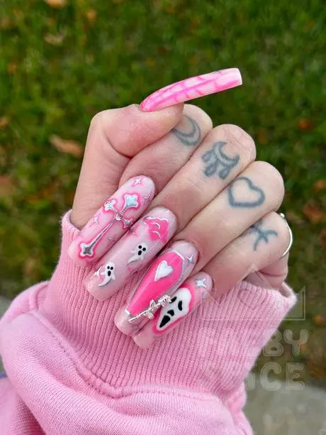 halloween-nails-pink-45_3-11 Unghii de Halloween roz