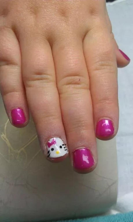 hello-kitty-nail-designs-for-short-nails-04_15-7 Modele de unghii Hello kitty pentru unghii scurte