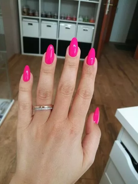 hot-pink-almond-nail-designs-15-2 Modele de unghii cu migdale roz aprins
