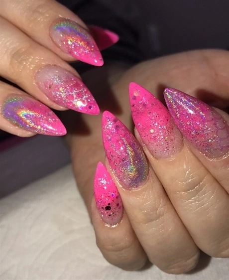 hot-pink-almond-nail-designs-15_6-14 Modele de unghii cu migdale roz aprins