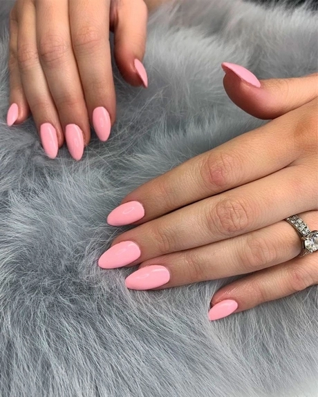 hot-pink-almond-nails-83_2-9 Unghii de migdale roz aprins