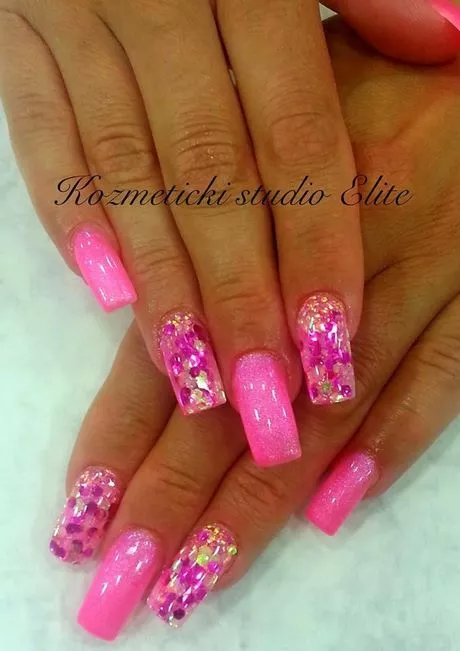 hot-pink-and-gold-nail-designs-53_9-18 Modele de unghii roz și auriu