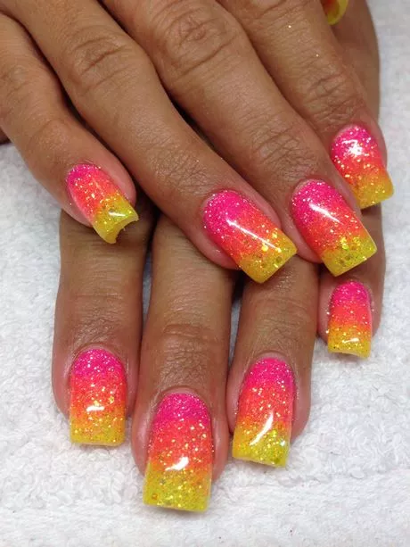 hot-pink-and-neon-yellow-nails-06_18-10 Unghii roz aprins și galben neon