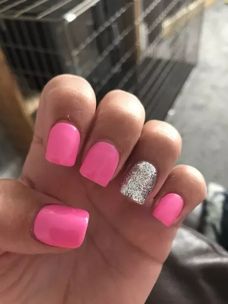 hot-pink-and-silver-nail-designs-17_11-4 Modele de unghii roz și argintiu